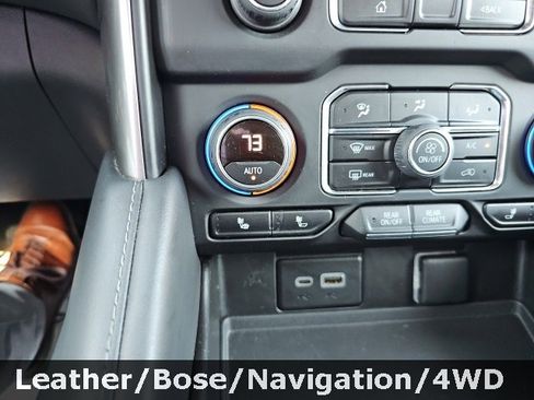 Used 2023 Chevrolet Suburban LT image 26