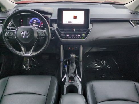 Used 2023 Toyota Corolla Cross XLE image 15