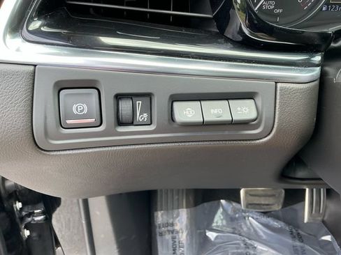 Used 2023 Cadillac XT6 Sport w/ Platinum Package AWD/4WD image 31