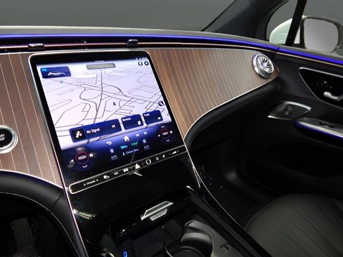 Used 2023 Mercedes-Benz EQE 350+ 4MATIC SUV w/ Pinnacle Trim Package image 21