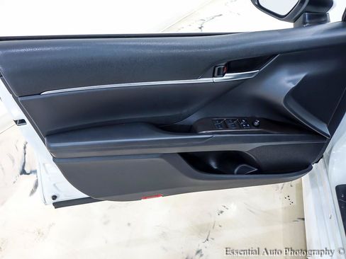 Used 2021 Toyota Camry SE FWD image 24