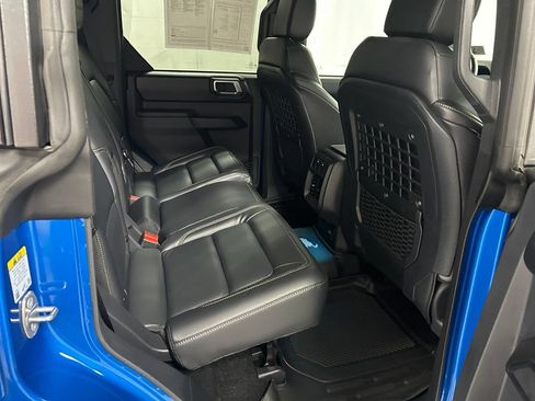 Used 2025 Ford Bronco Badlands AWD/4WD image 14