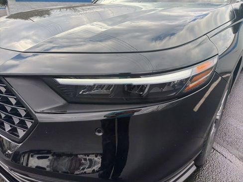 Used 2023 Honda Accord EX-L image 9