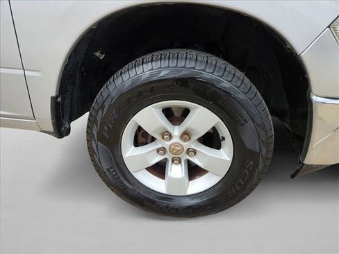 Used 2018 RAM 1500 Classic SLT image 25