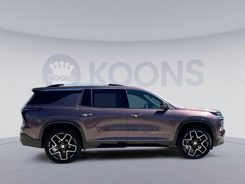 Used 2026 Chevrolet Traverse High Country w/ LPO, Floor Liner Package AWD/4WD image 8