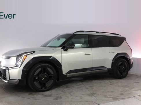 Used 2024 Kia EV9 GT-Line image 18