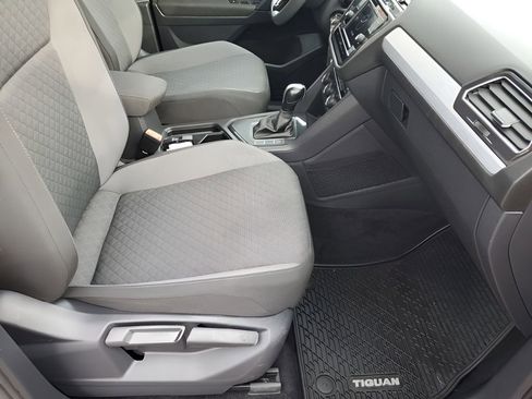 Used 2019 Volkswagen Tiguan S image 16