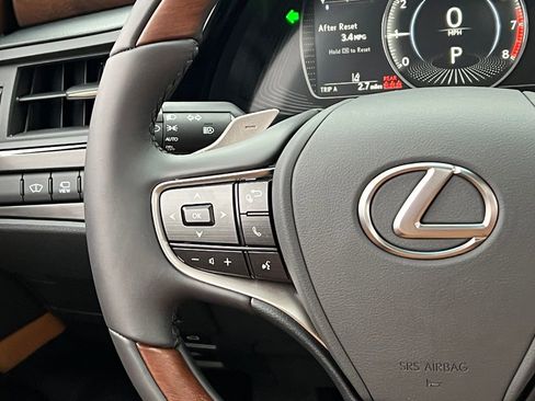 New 2025 Lexus ES 350 Ultra Luxury image 16