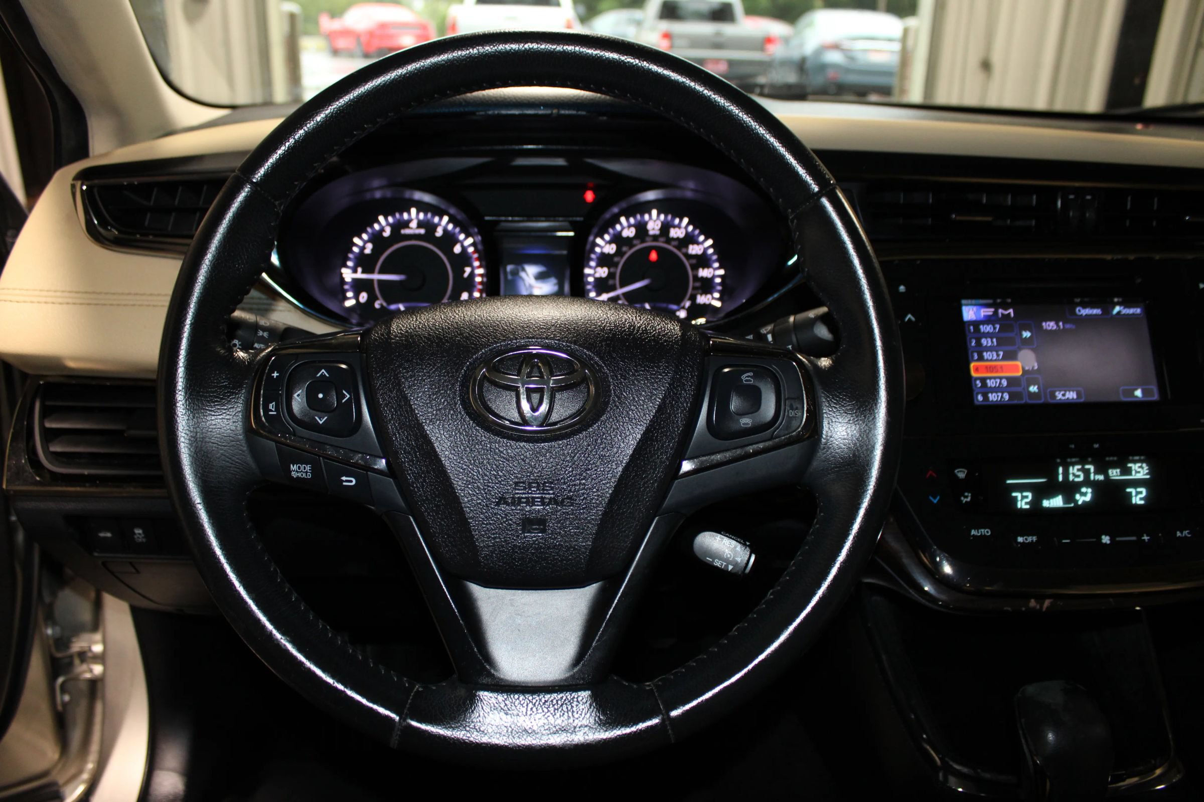 Used 2014 Toyota Avalon XLE FWD image 10