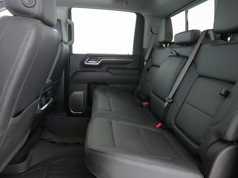 Used 2025 GMC Sierra 2500 Denali image 29