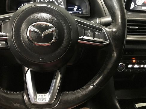 Used 2018 MAZDA MAZDA3 Touring FWD image 25