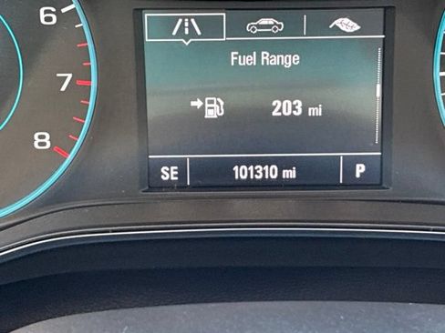 Used 2018 Chevrolet Cruze LT w/ Convenience Package FWD image 27