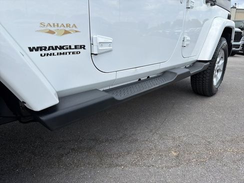 Used 2015 Jeep Wrangler Unlimited Sahara w/ Connectivity Group AWD/4WD image 13