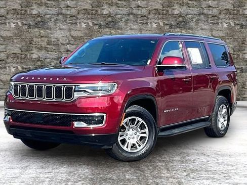 Used 2022 Jeep Wagoneer Series I AWD/4WD image 3
