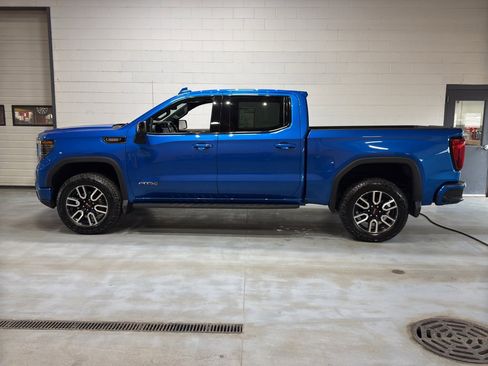 Used 2022 GMC Sierra 1500 AT4 w/ AT4 Premium Package image 2