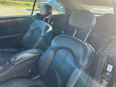 Used 2005 Mercedes-Benz CLK 320 Cabriolet image 5