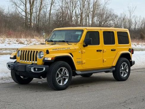 Used 2020 Jeep Wrangler Unlimited Sahara w/ Uconnect 4C Nav & Sound Group AWD/4WD image 21