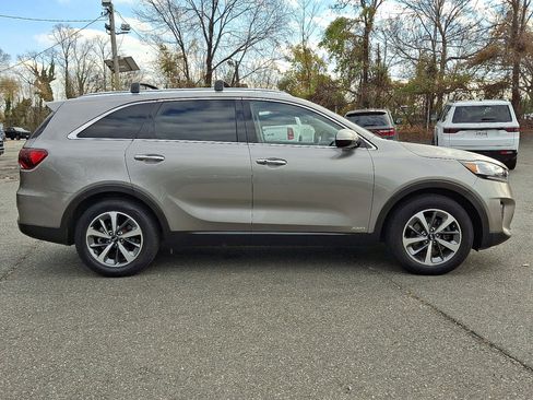 Used 2019 Kia Sorento EX w/ EX Touring Package image 6