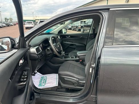 Used 2020 Kia Sorento LX FWD image 10