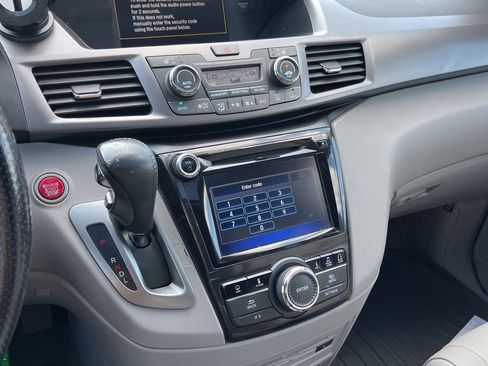 Used 2015 Honda Odyssey Touring Elite image 11