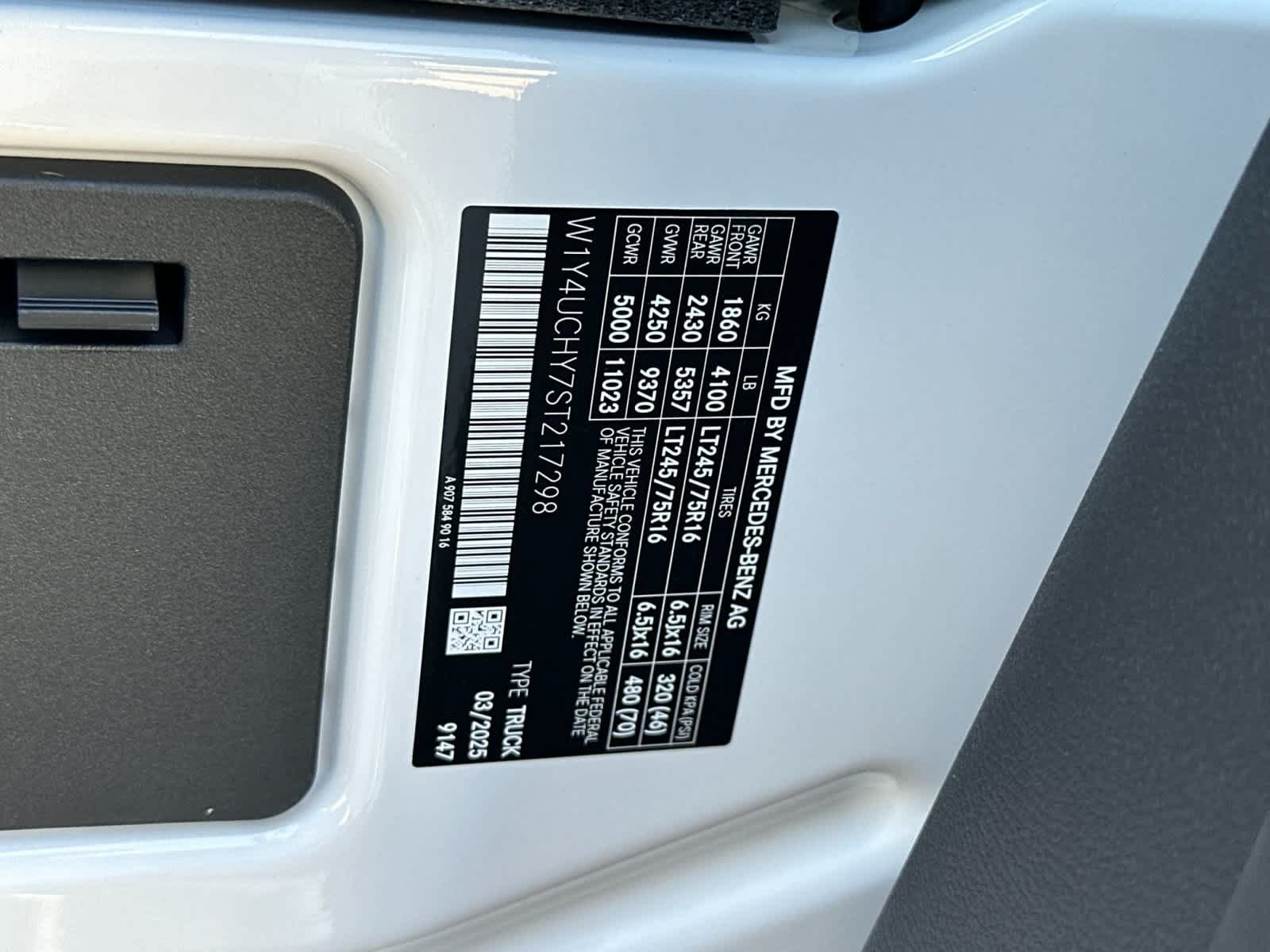New 2025 Mercedes-Benz eSprinter 170 Cargo image 35