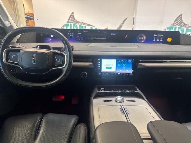Used 2025 Lincoln Navigator Reserve AWD/4WD image 13