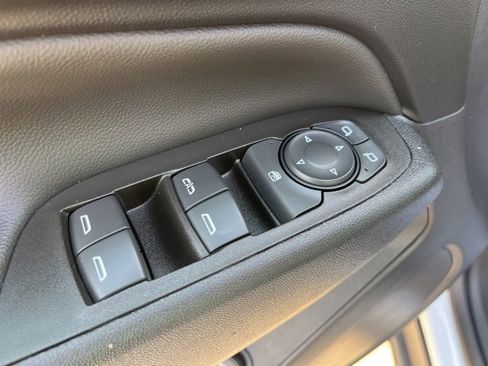 Used 2022 Chevrolet Equinox LT image 12