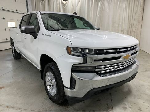Used 2020 Chevrolet Silverado 1500 LT image 2