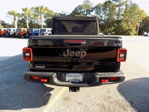 Certified 2024 Jeep Gladiator Rubicon w/ Technology Group image 11