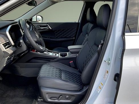 New 2025 Mitsubishi Outlander SEL image 21