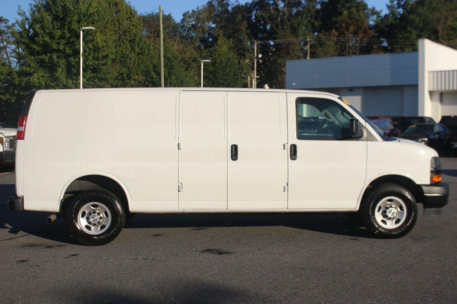 Used 2021 Chevrolet Express 2500 Extended w/ Driver Convenience Package RWD image 8