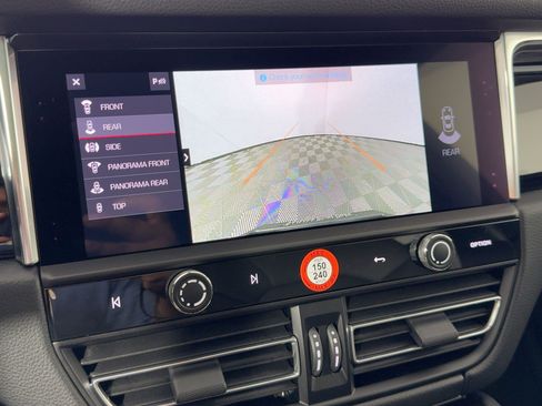 Certified 2026 Porsche Macan AWD/4WD image 25