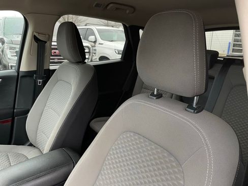 Used 2020 Ford Escape SE image 24