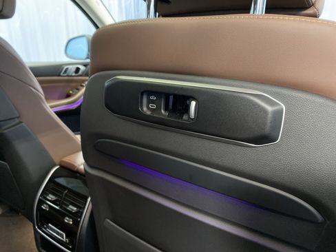 Used 2023 BMW X7 xDrive40i w/ Parking Assistance Package image 46