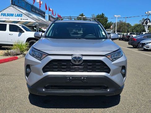 Used 2021 Toyota RAV4 XLE AWD/4WD image 2