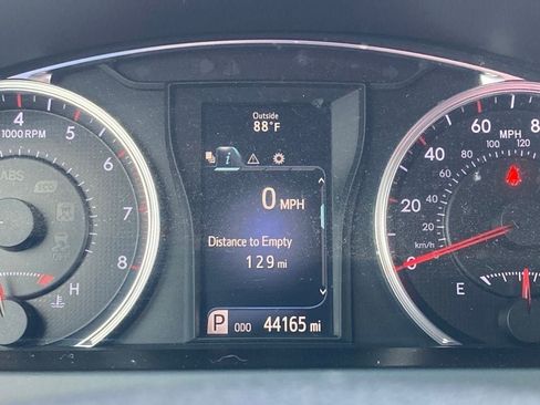 Used 2017 Toyota Camry SE FWD image 17