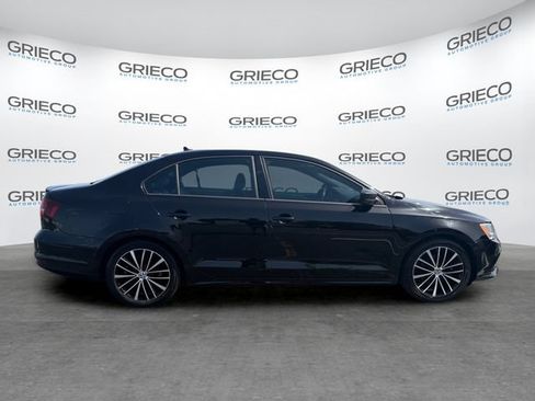 Used 2016 Volkswagen Jetta Sport FWD image 8