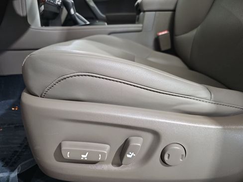 Certified 2020 Lexus GX 460 Premium w/ Premium Package AWD/4WD image 27