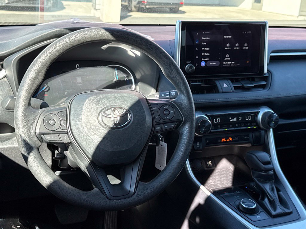 Used 2025 Toyota RAV4 LE AWD/4WD image 26