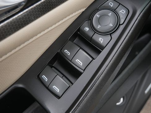 Used 2023 Chevrolet Traverse Premier w/ LPO, Floor Liner Package AWD/4WD image 22