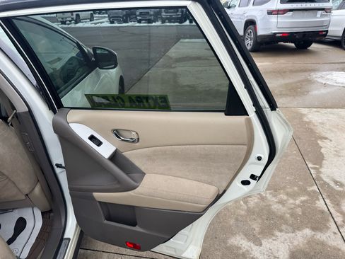 Used 2011 Nissan Murano S image 17