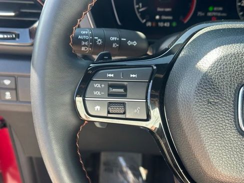 Used 2025 Honda Pilot TrailSport image 4