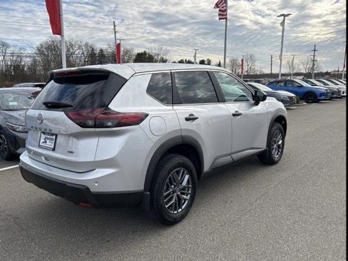 Certified 2025 Nissan Rogue S AWD/4WD image 3