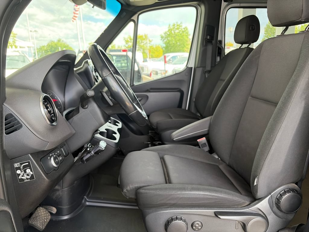 Used 2024 Mercedes-Benz Sprinter 3500 image 10