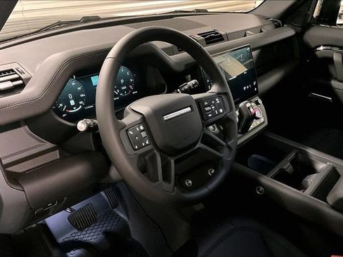 New 2026 Land Rover Defender 110 S image 7