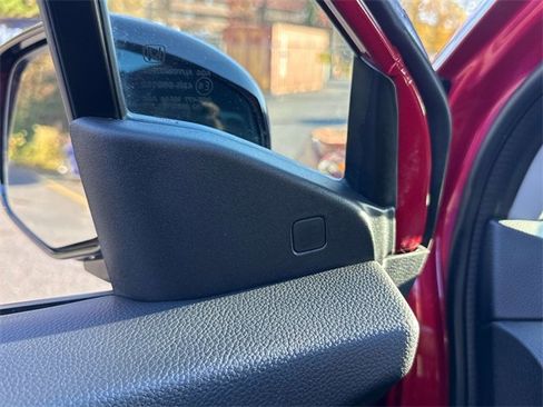 Used 2025 Honda Ridgeline Sport image 12