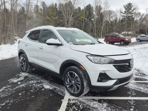 Used 2022 Buick Encore GX Select image 2