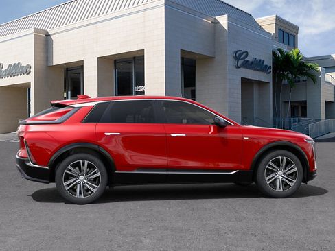 New 2025 Cadillac Lyriq Luxury image 6