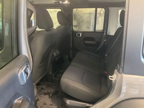 Used 2023 Jeep Wrangler Unlimited image 28