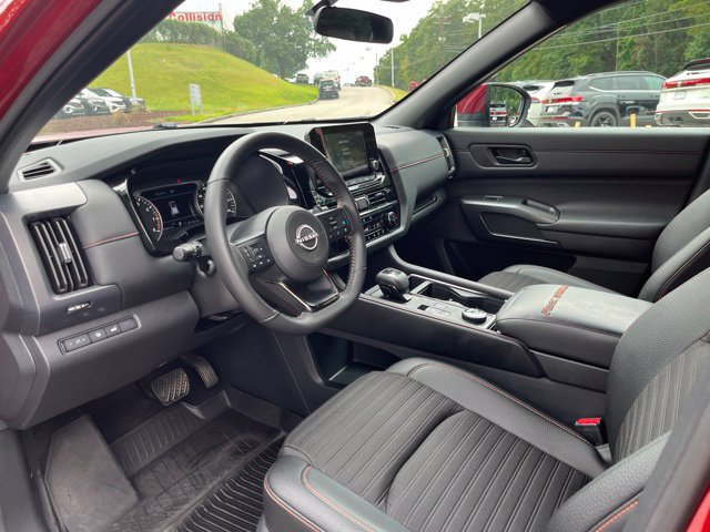 Used 2025 Nissan Pathfinder Rock Creek AWD/4WD image 6